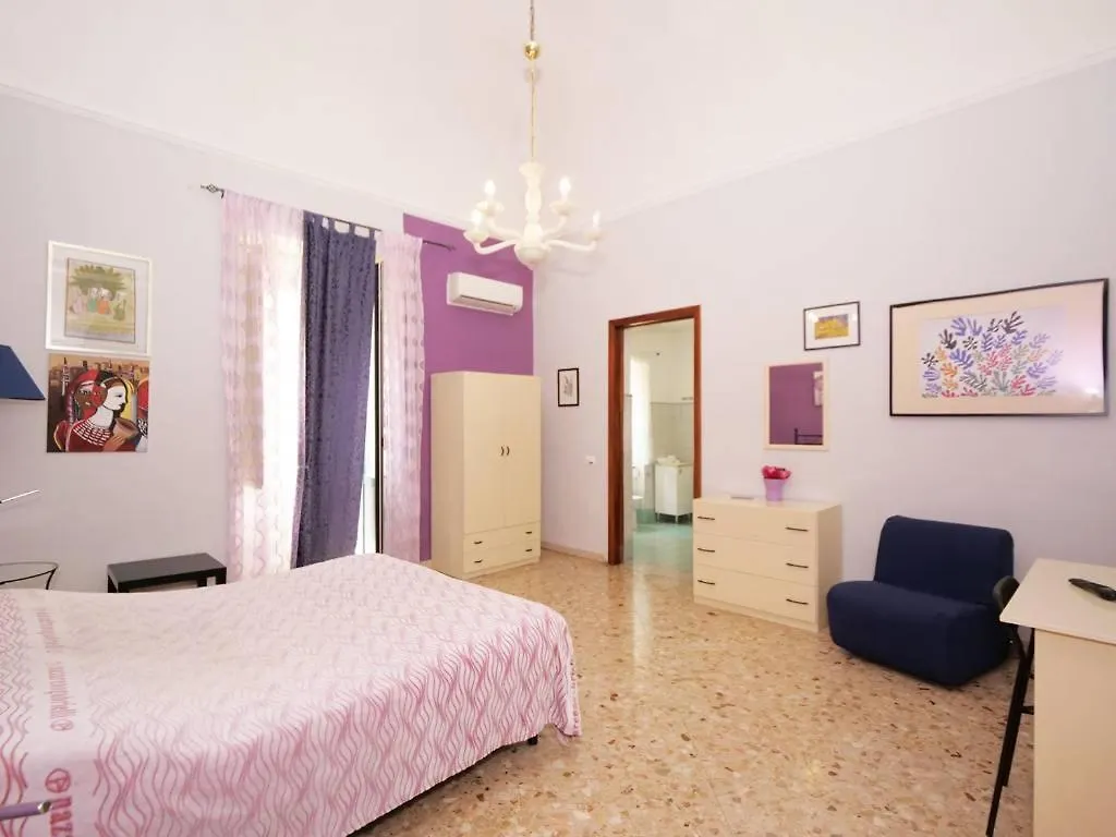 Bed and Breakfast Piccadilly House Aeroporto di Catania Fontana Rossa 0*,
