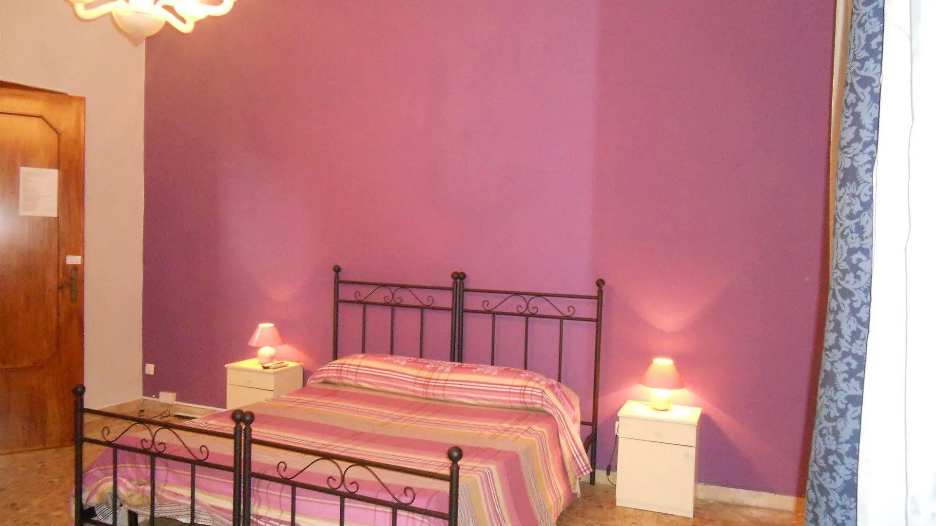 Bed and Breakfast Piccadilly House Aeroporto di Catania Fontana Rossa